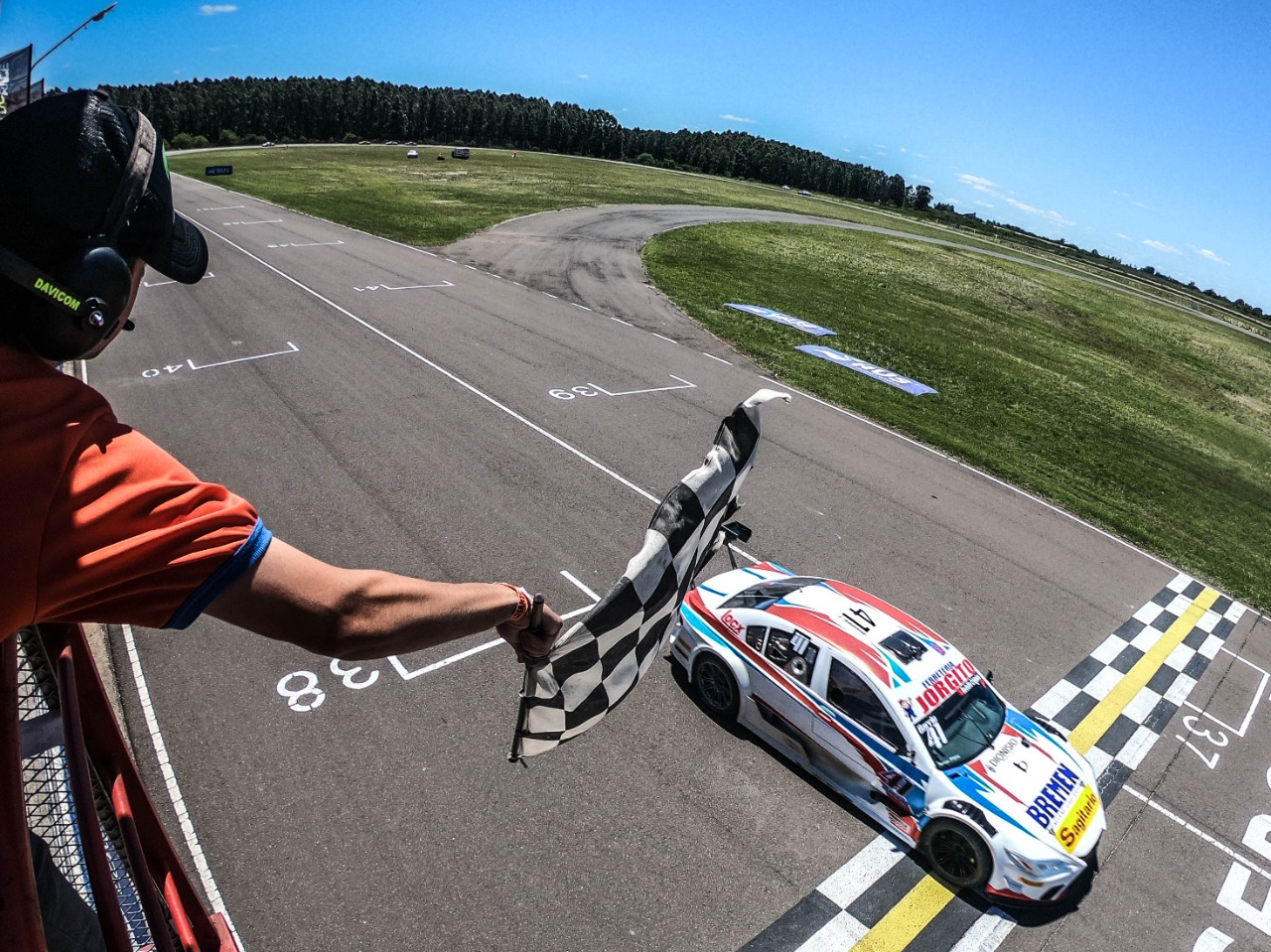 Las mejores imágenes del paso del Top Race por Concepción del Uruguay: WhatsApp Image 2022-11-06 at 18.44.11.jpeg